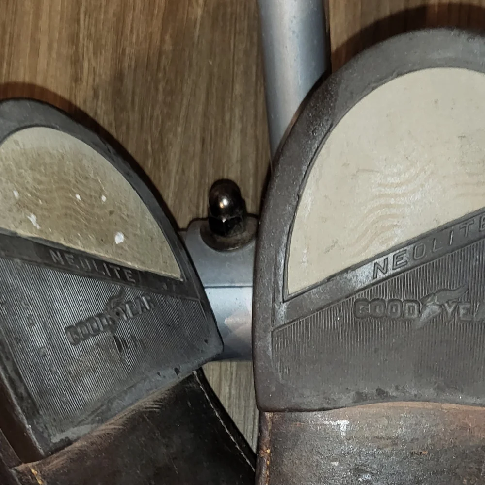 Florsheim Imperial Quality Black Leather Wingtip V Cleat Shoes Size 10 D - Picture 4 of 7